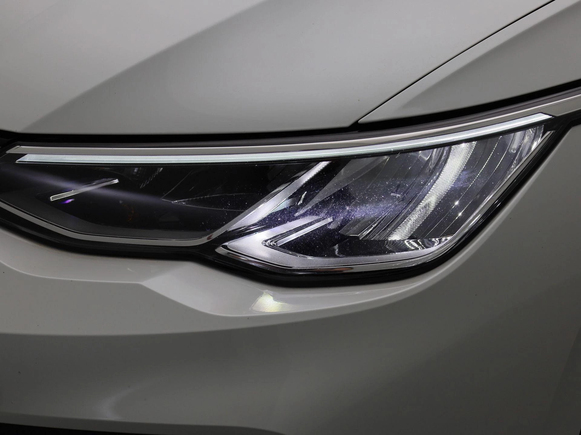 Volkswagen-Golf-image-14