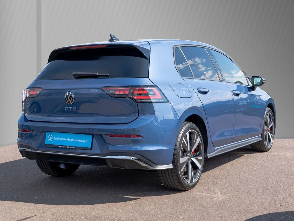 Volkswagen-Golf-image-3