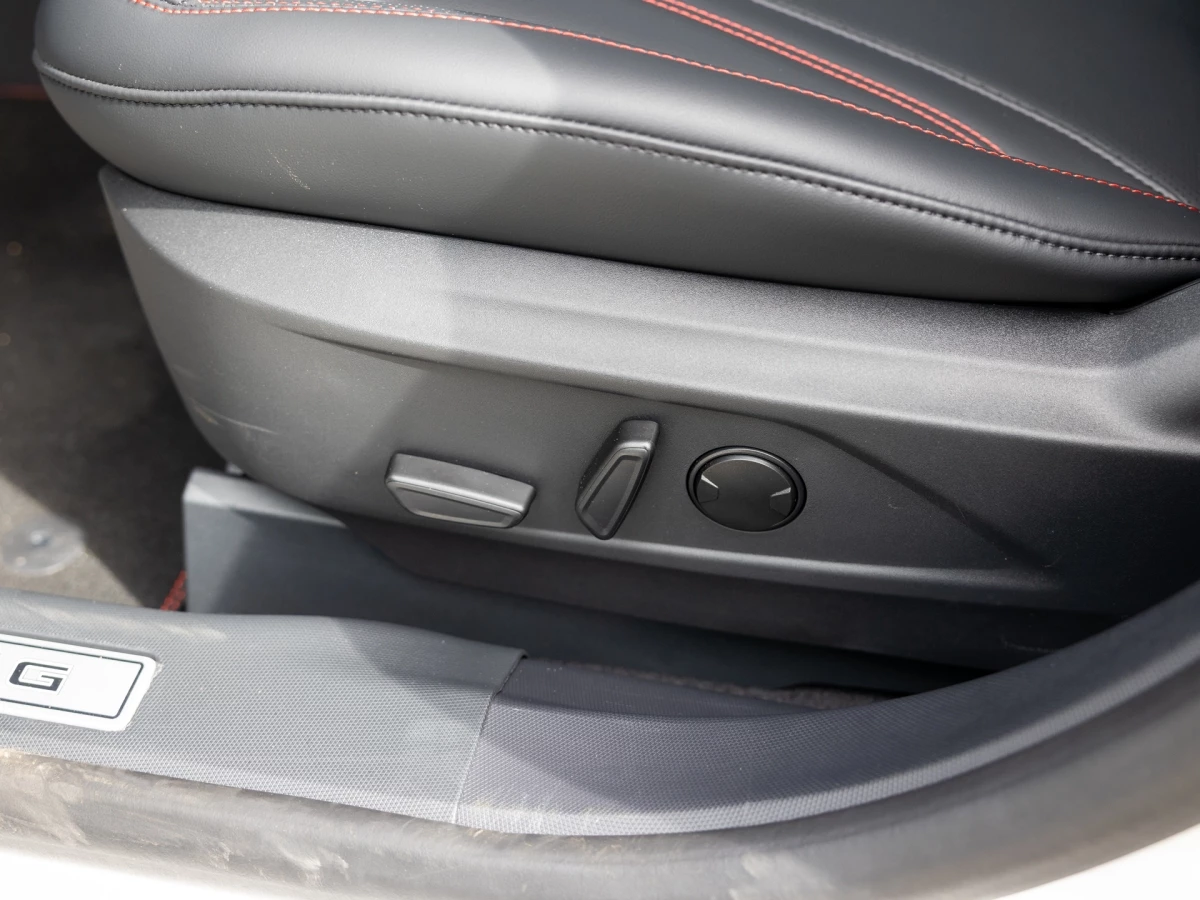 Ford-Mustang Mach-E-image-12