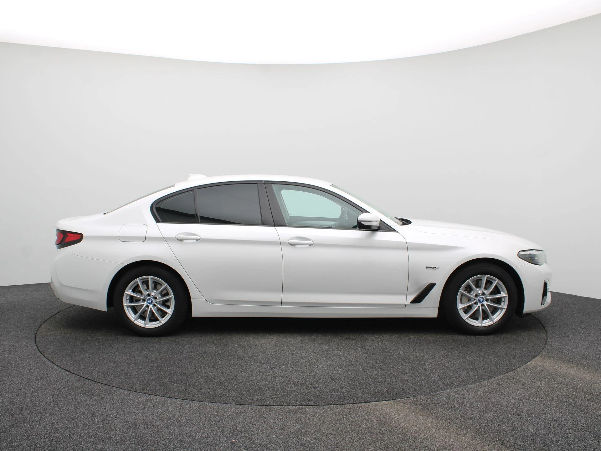 BMW-5 Serie-image-5