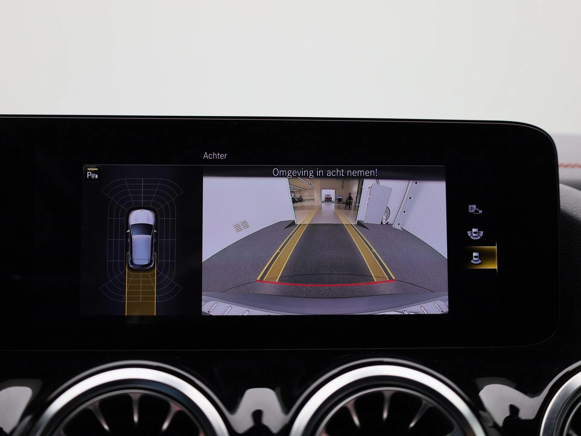 Mercedes-Benz-EQA-image-29