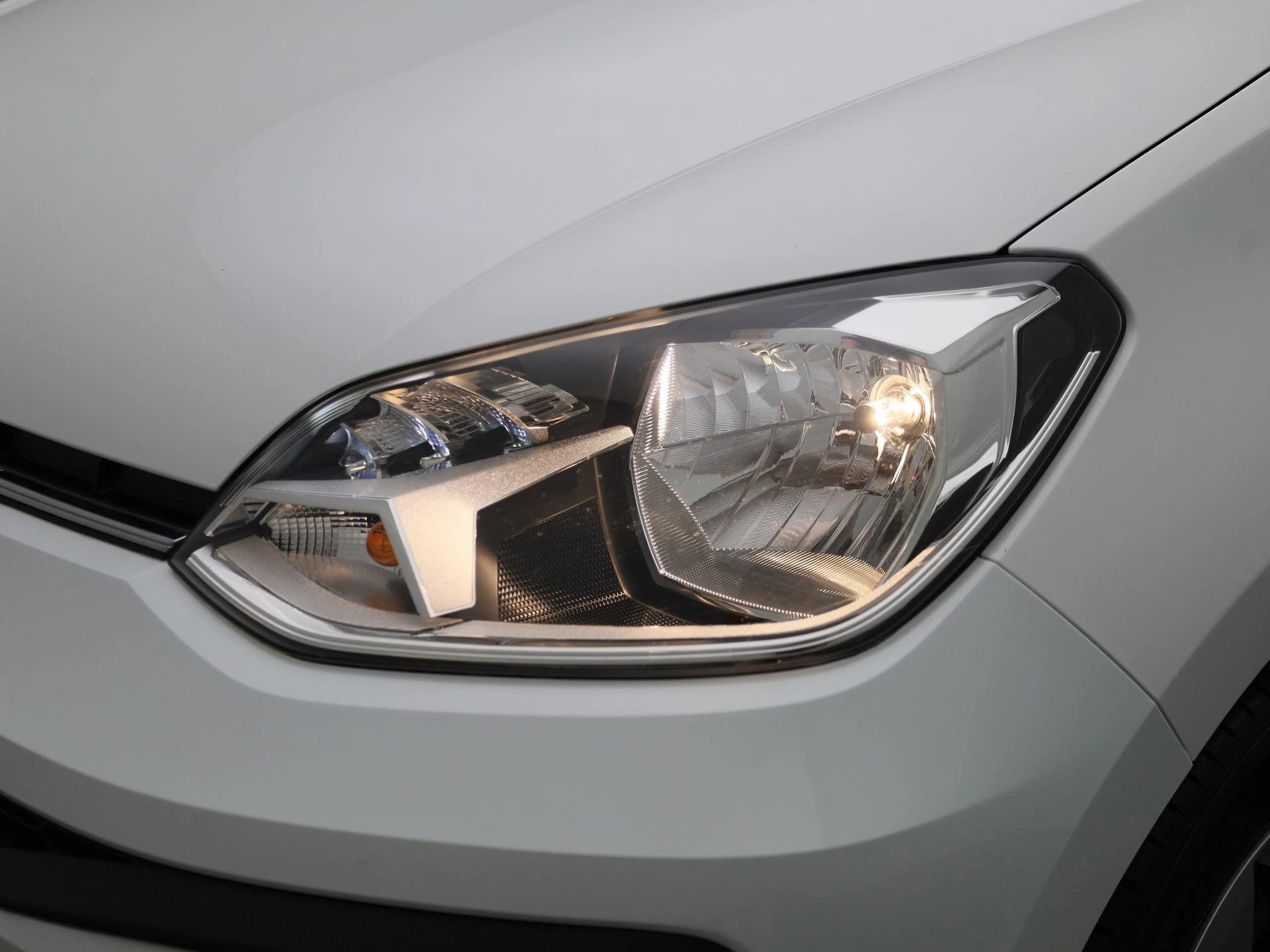 Volkswagen-up!-image-13