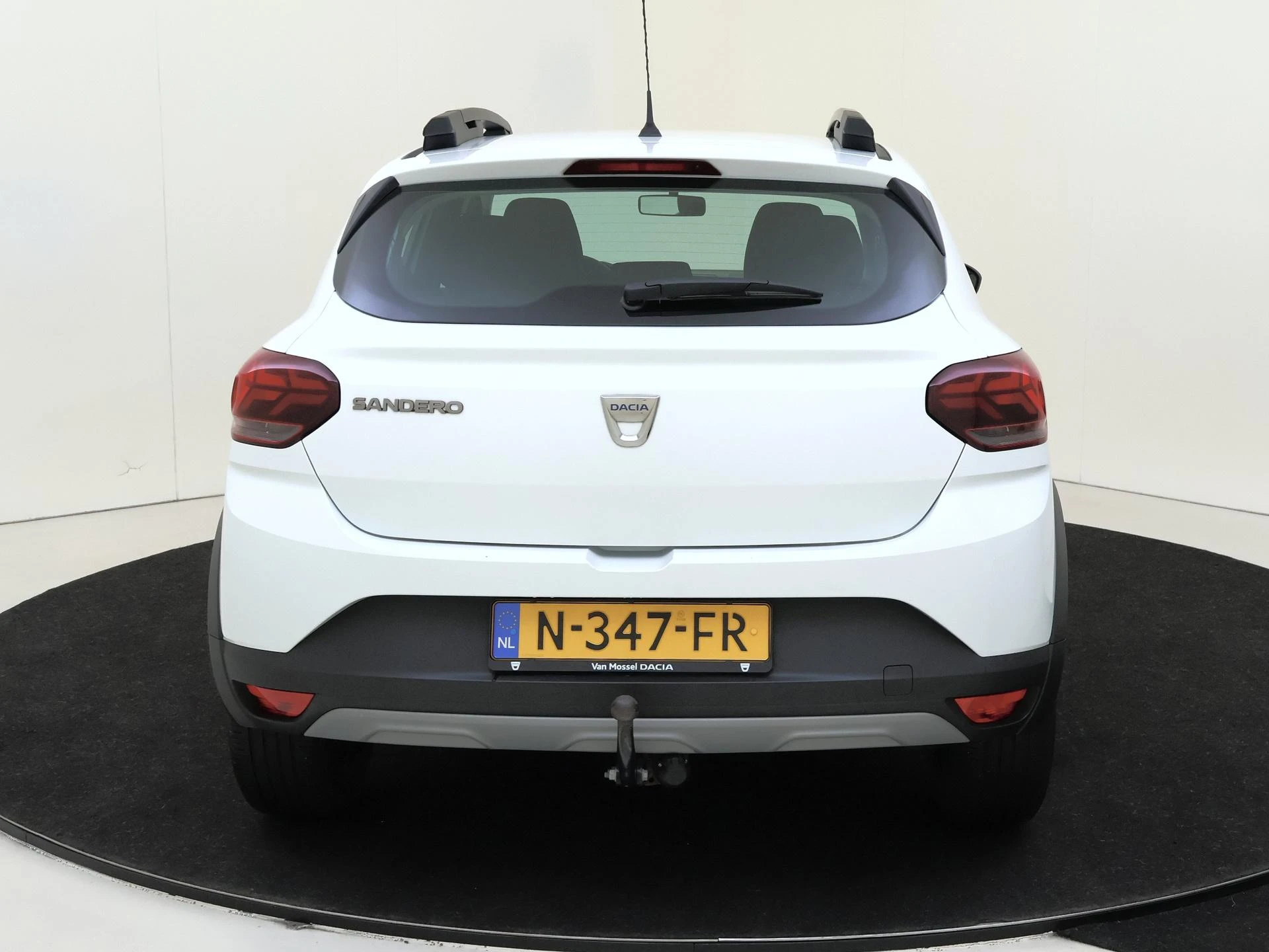 Dacia-Sandero Stepway-image-6