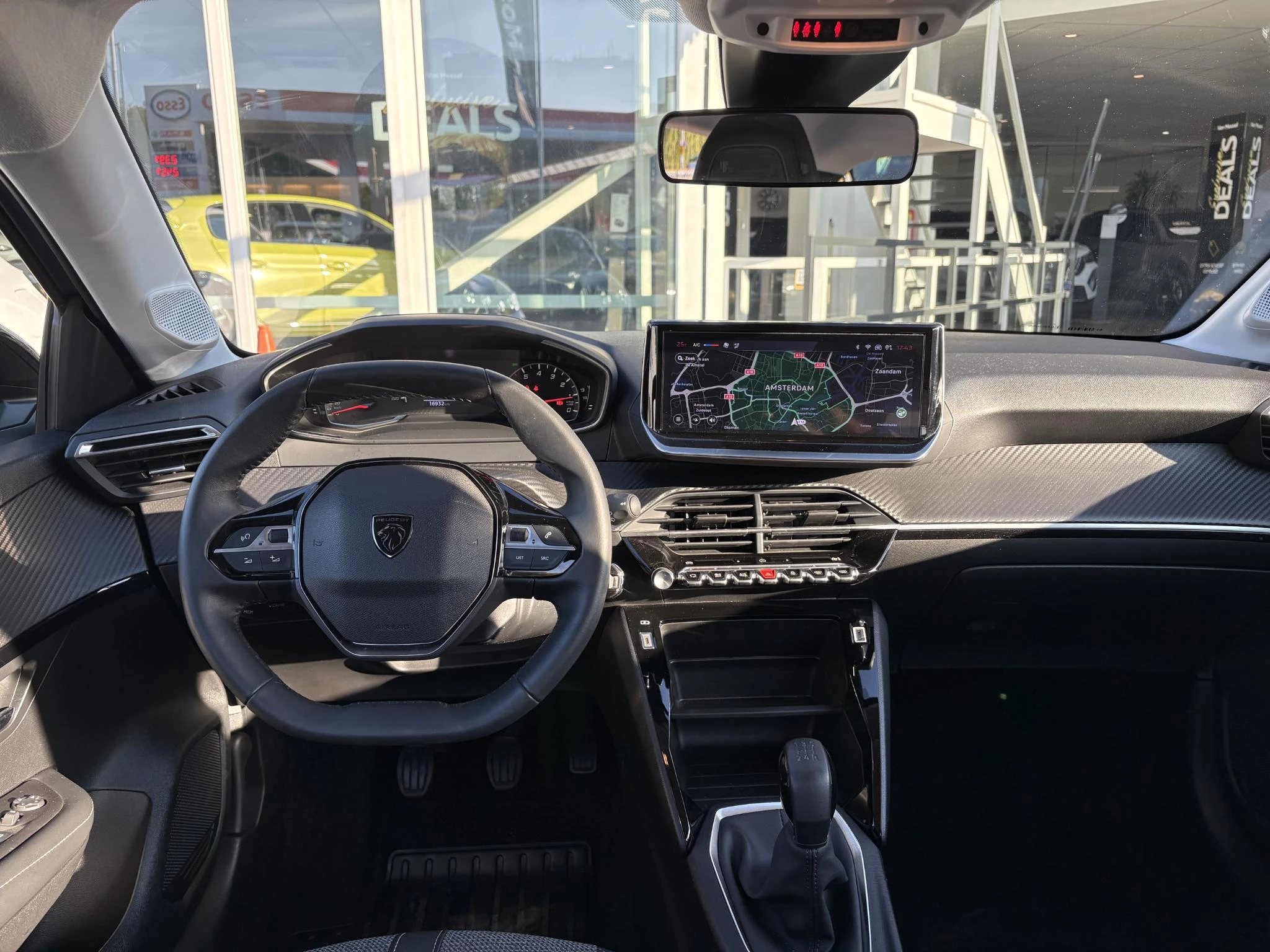 Peugeot-208-image-10
