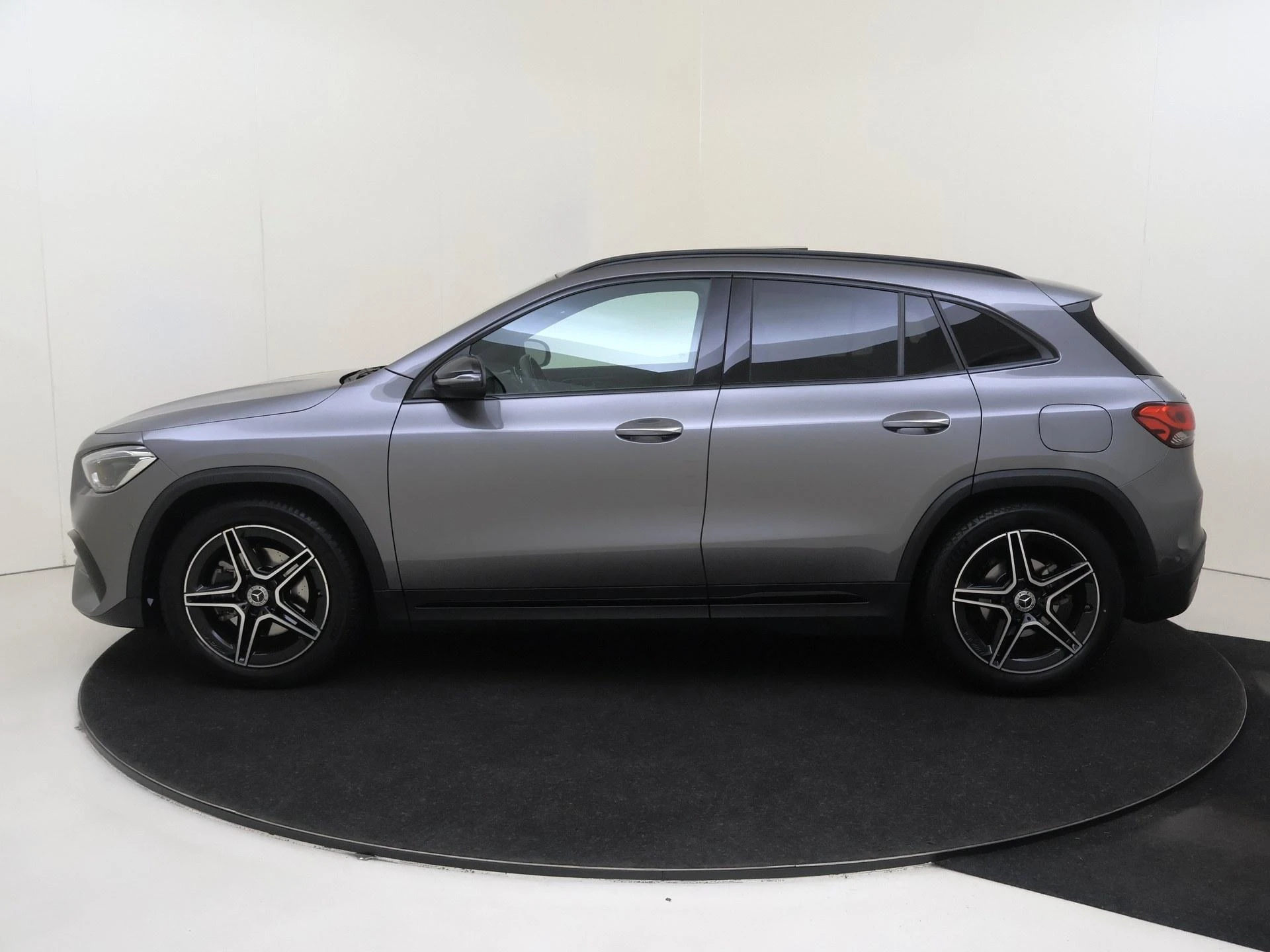 Mercedes-Benz GLA 200 Business Solution AMG