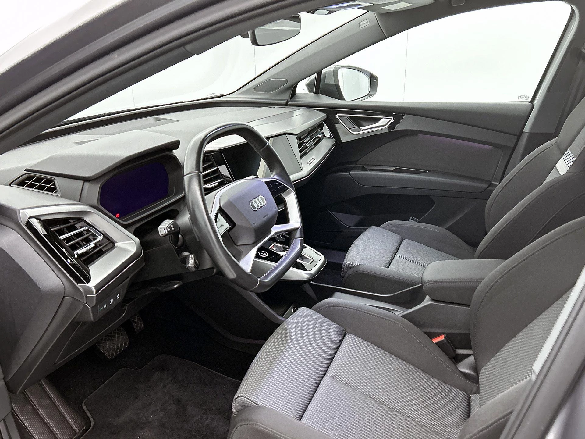 Audi-Q4 e-tron-image-13