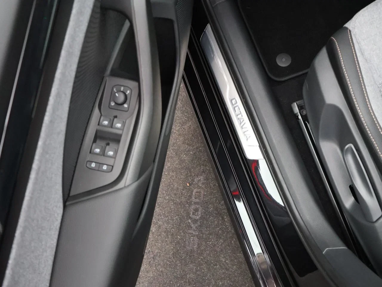 Škoda Octavia Combi SKODA Octavia Combi 1.5TSI 150PK *VIRTUAL COCKPIT*CAMERA*ACC*PDC*NAVI*APP-CONNECT*AIRCO*ZETELVERWARMING*...*