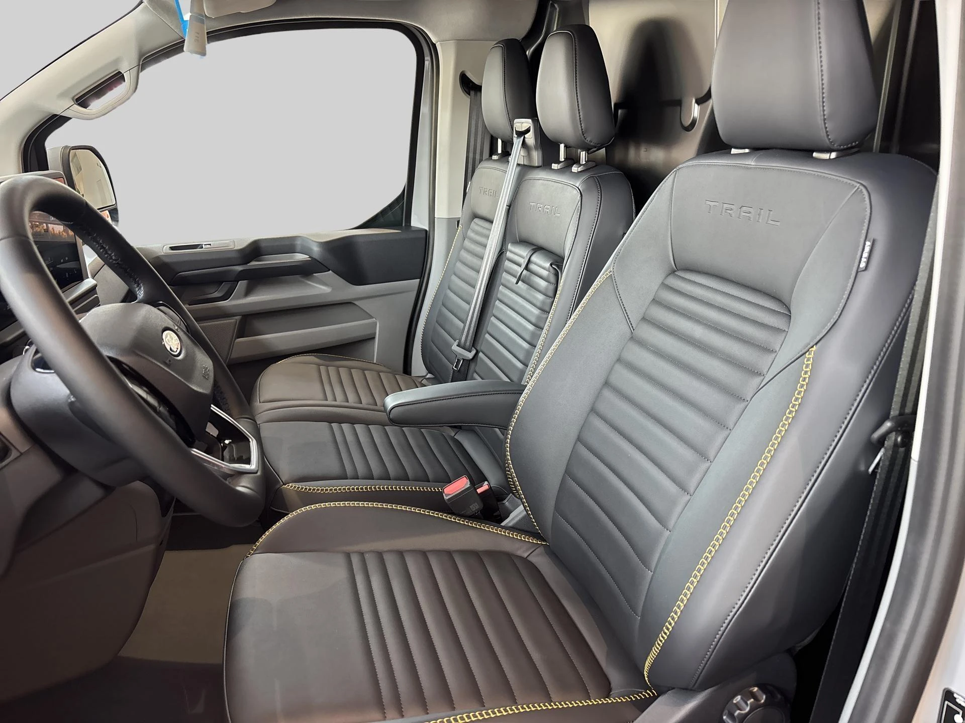 Ford-Transit Custom-image-7