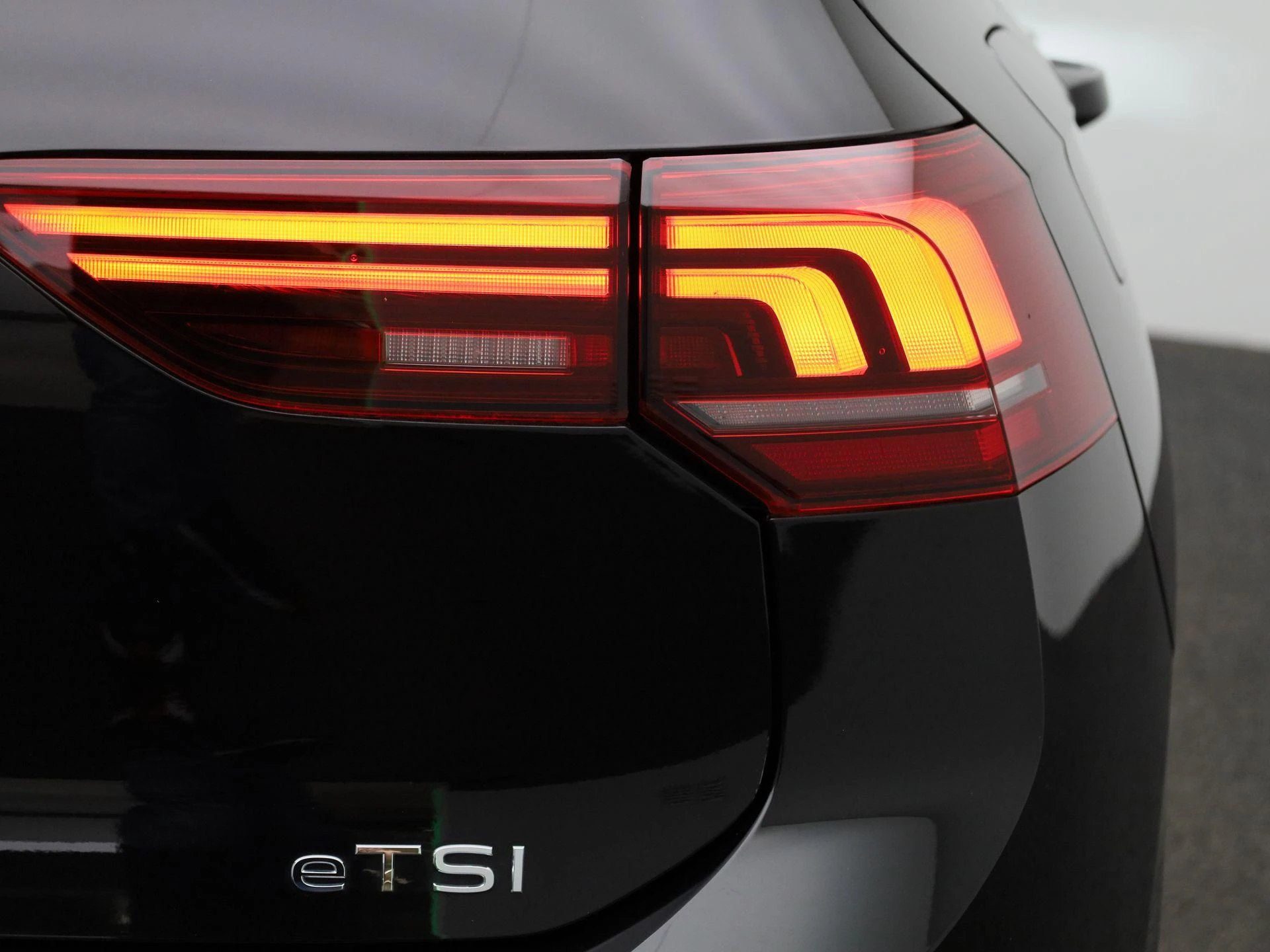 Volkswagen Golf 1.5 eTSI R-Line Edition