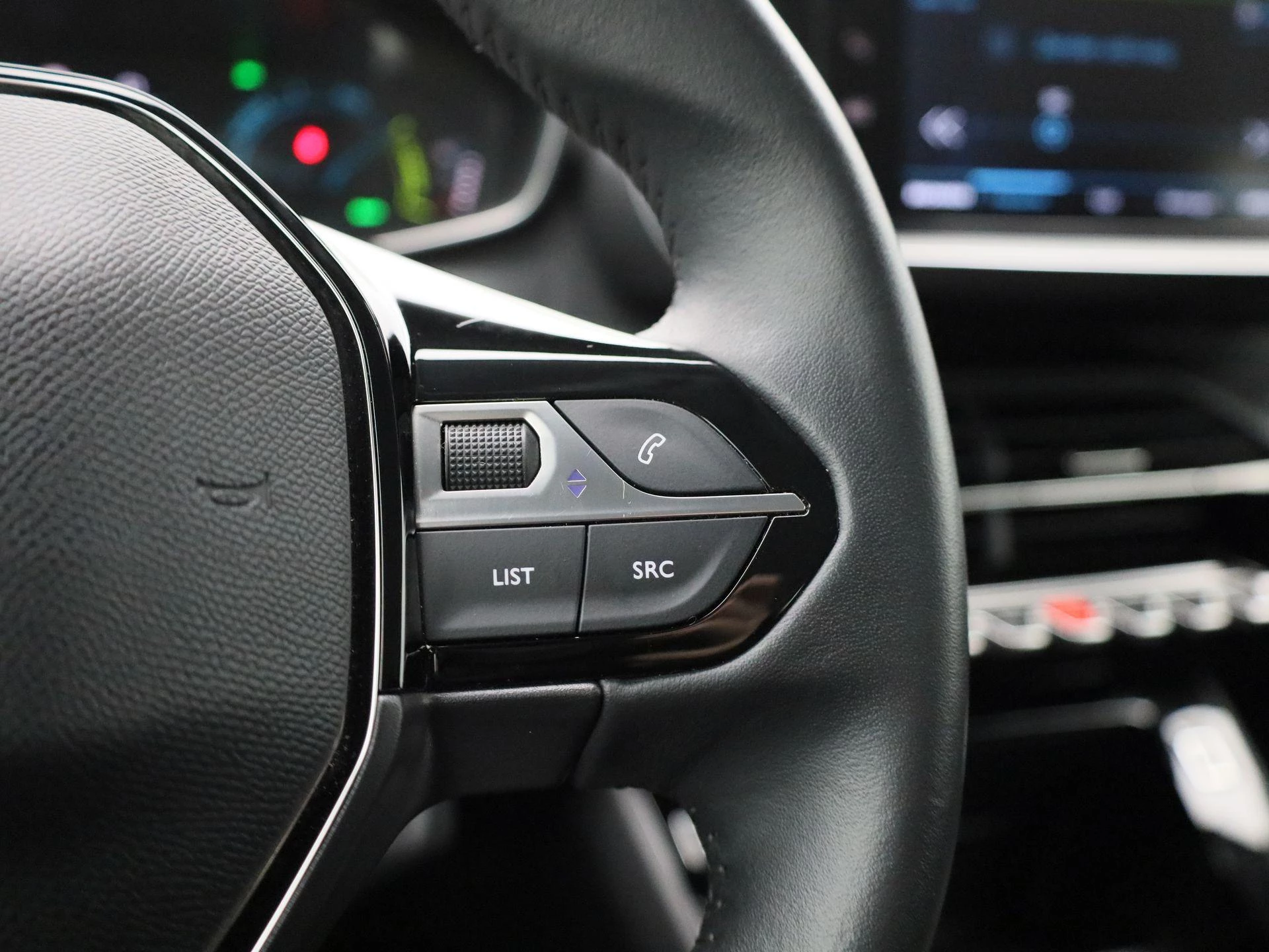 Peugeot-e-208-image-19