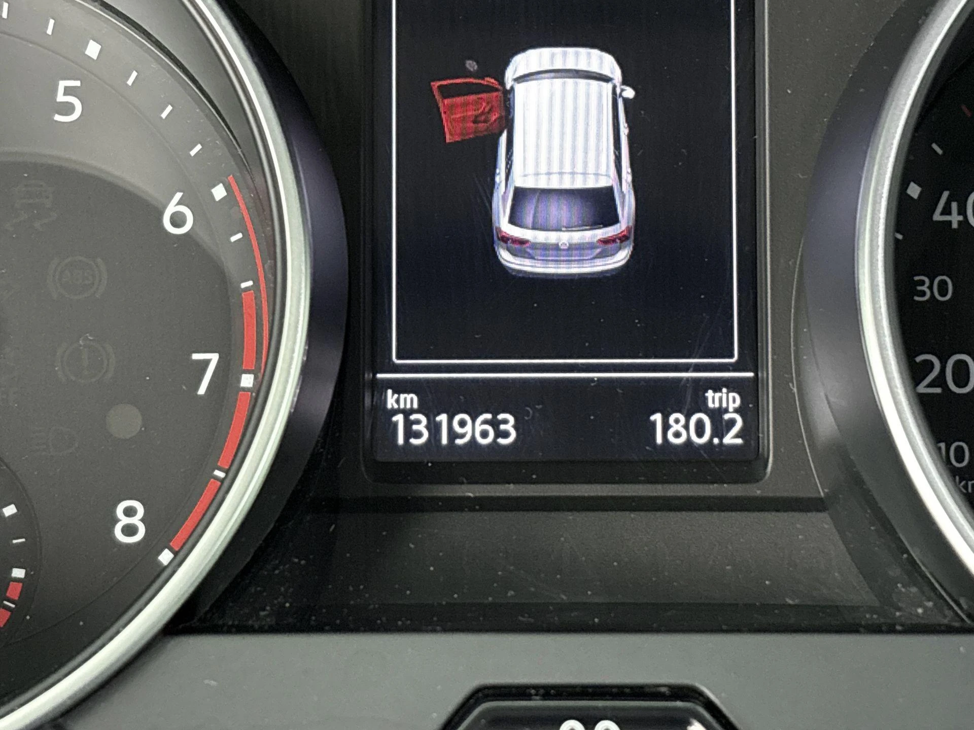 Volkswagen-Tiguan Allspace-image-9