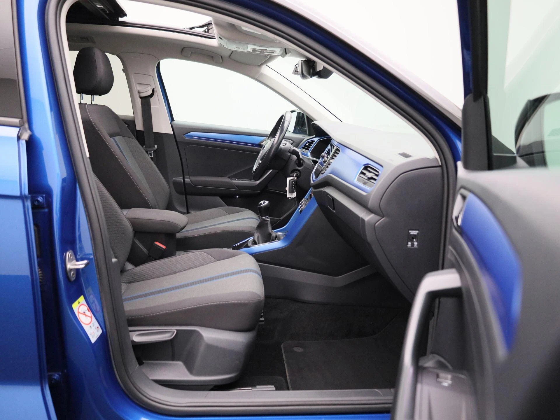 Volkswagen-T-Roc-image-38