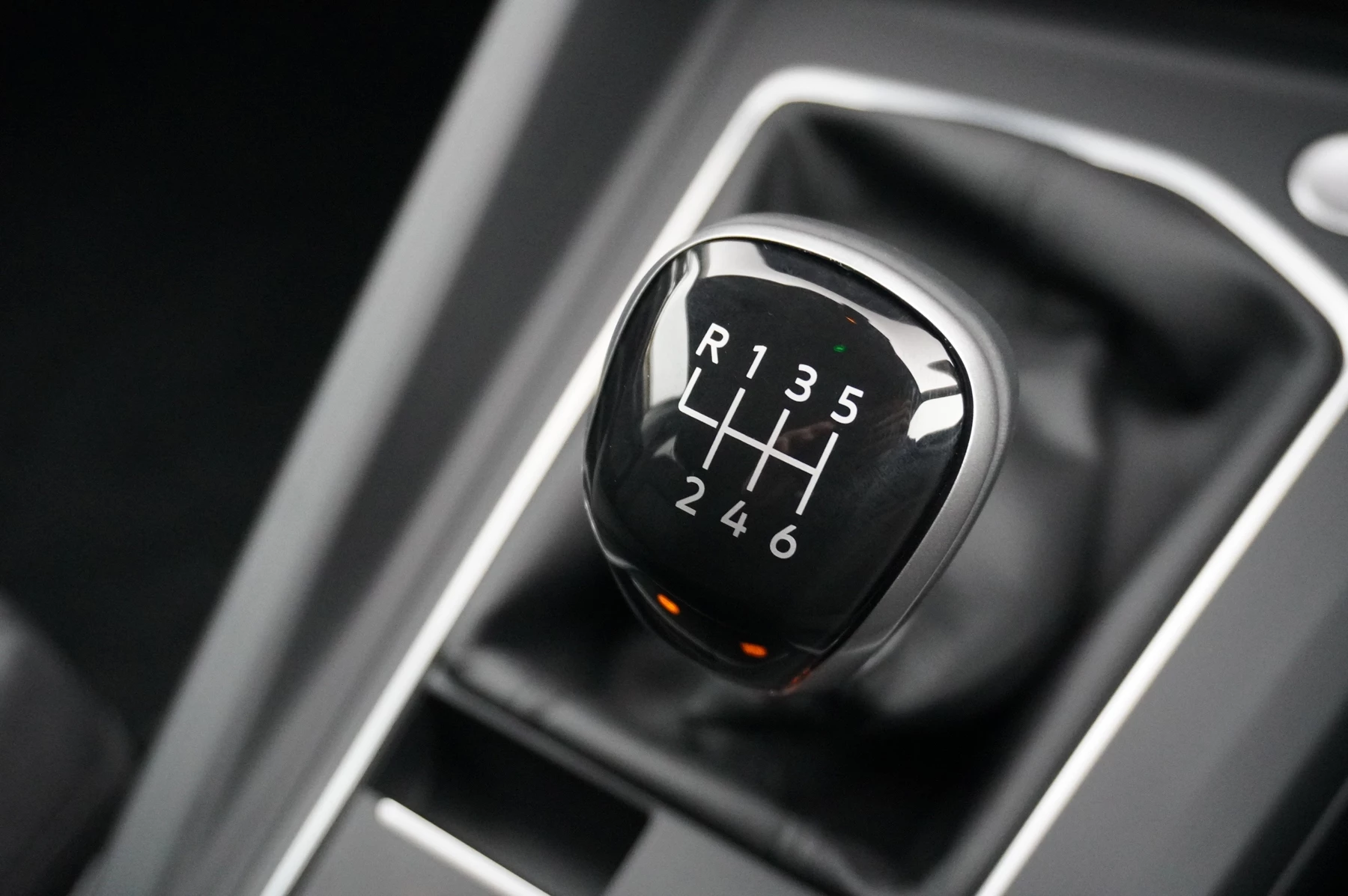 Volkswagen-Golf-image-33