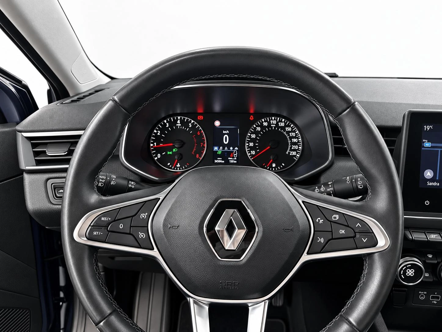 Renault-Clio-image-11