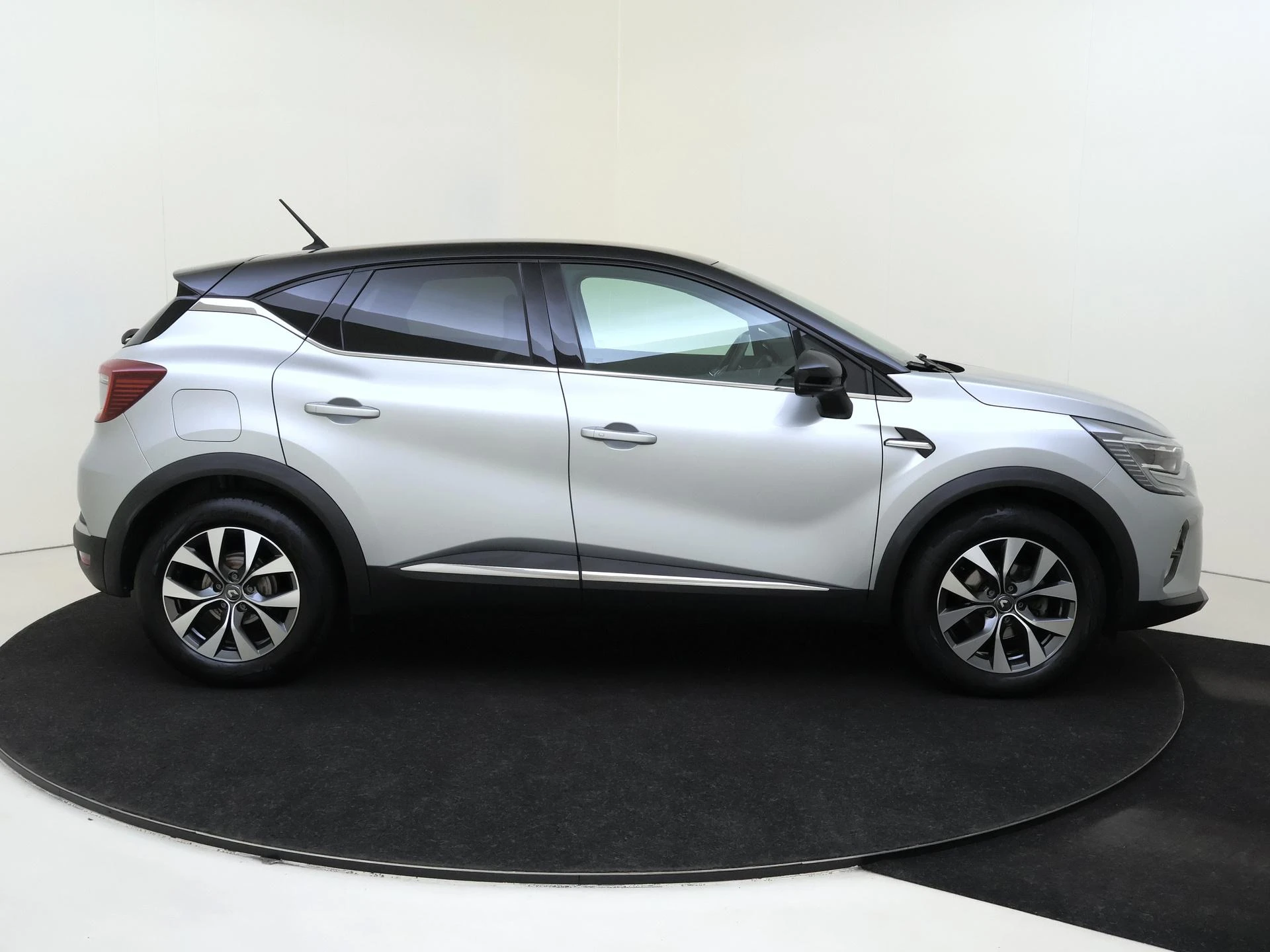 Renault-Captur-image-8
