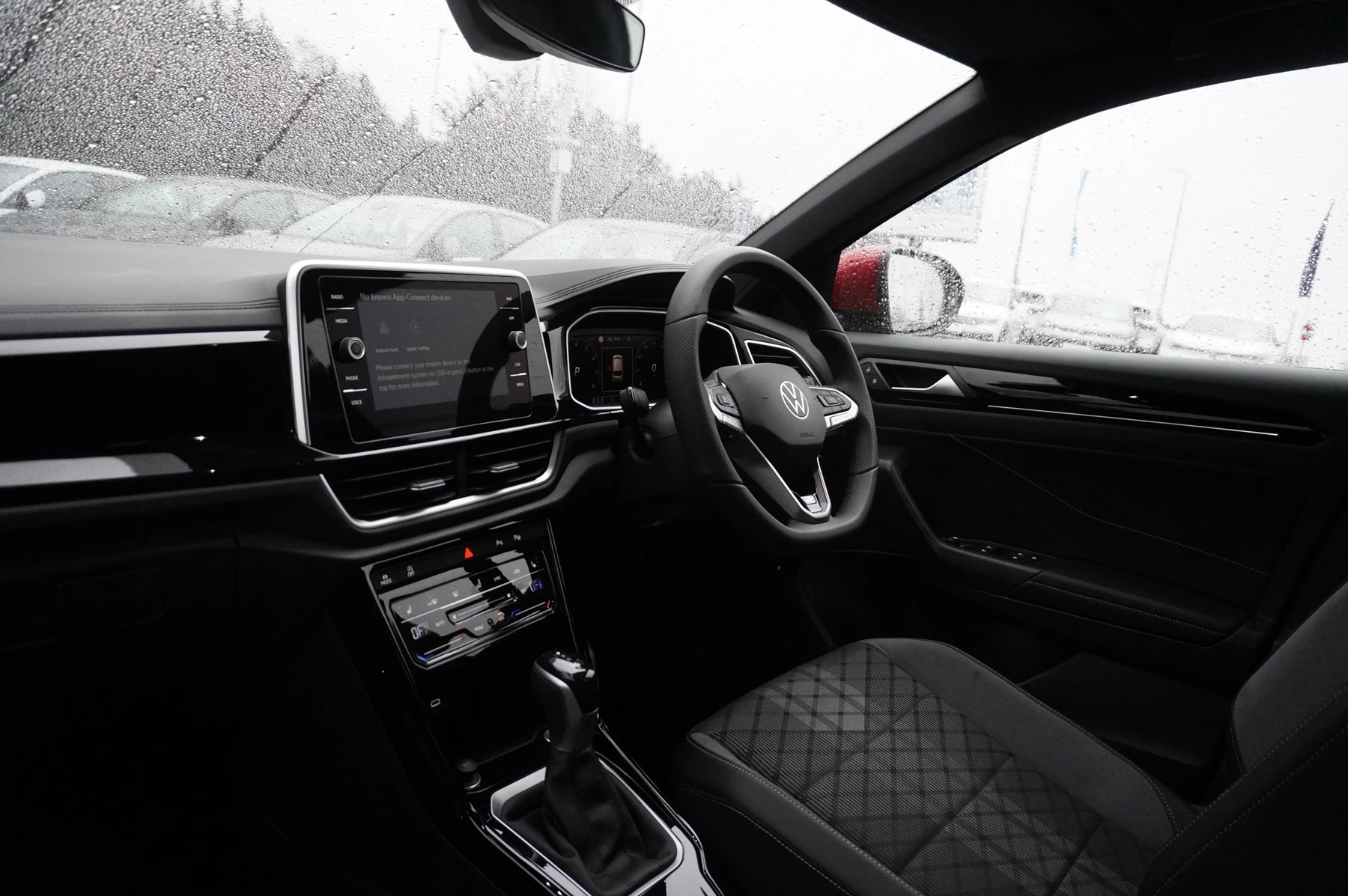 Volkswagen-T-Roc-image-1