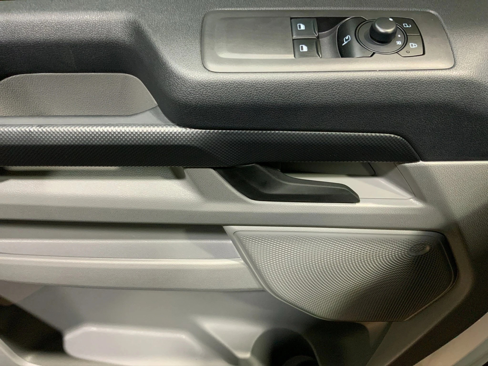 Ford-Transit Custom-image-15