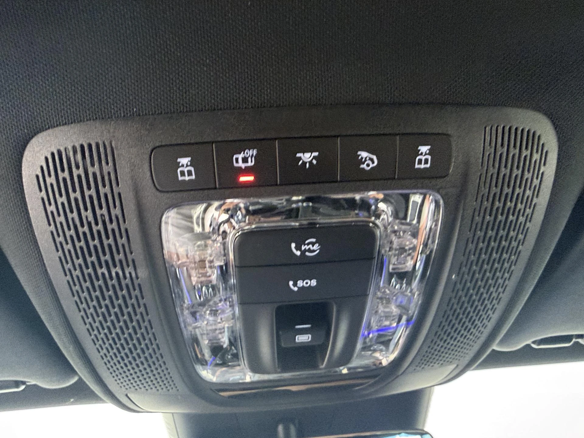 Mercedes-Benz-CLA-image-23
