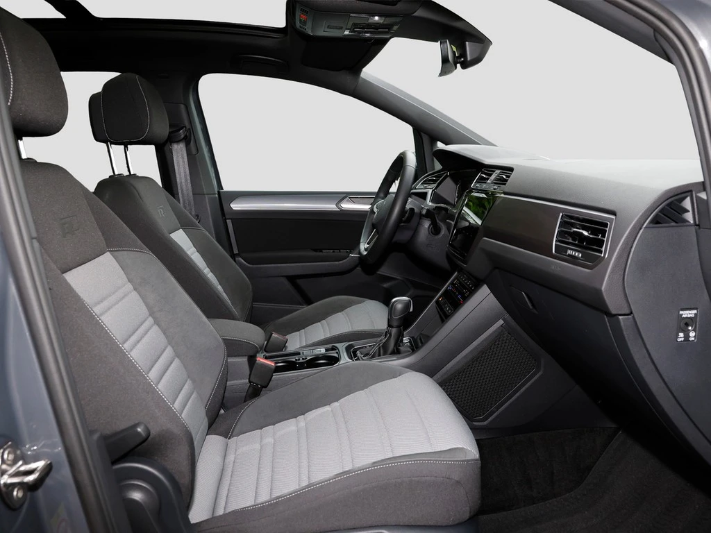 Volkswagen-Touran-image-6