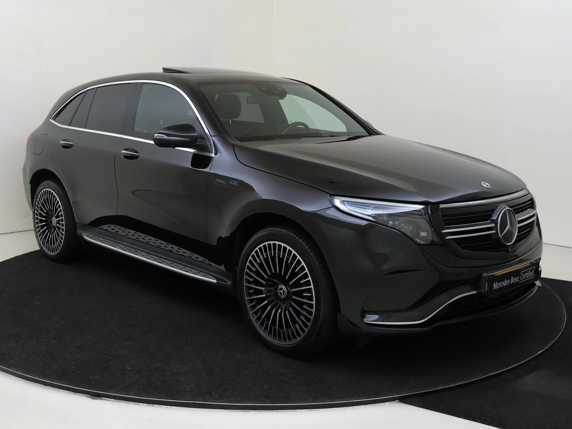Mercedes-Benz-EQC-image-1