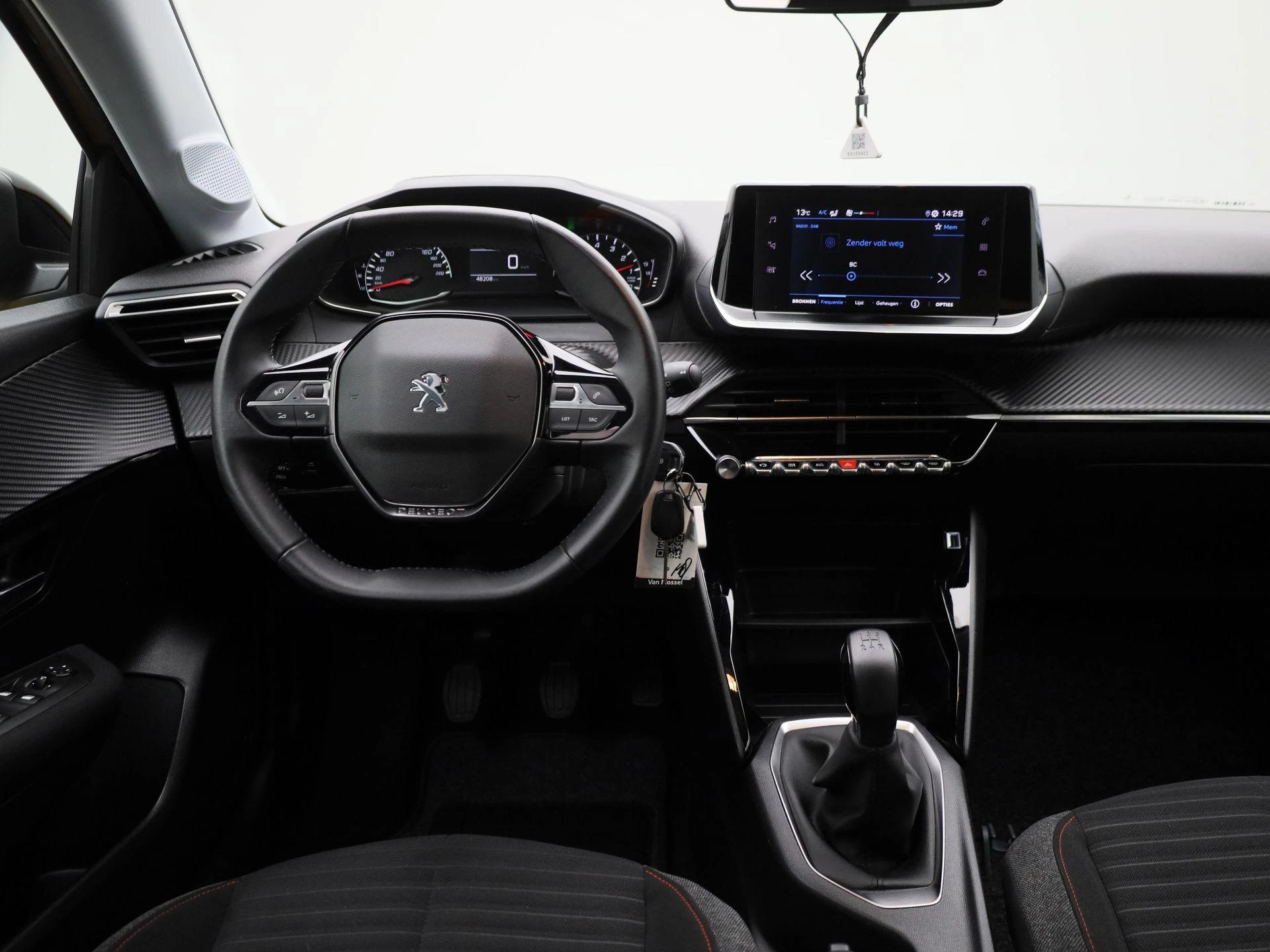 Peugeot-208-image-6