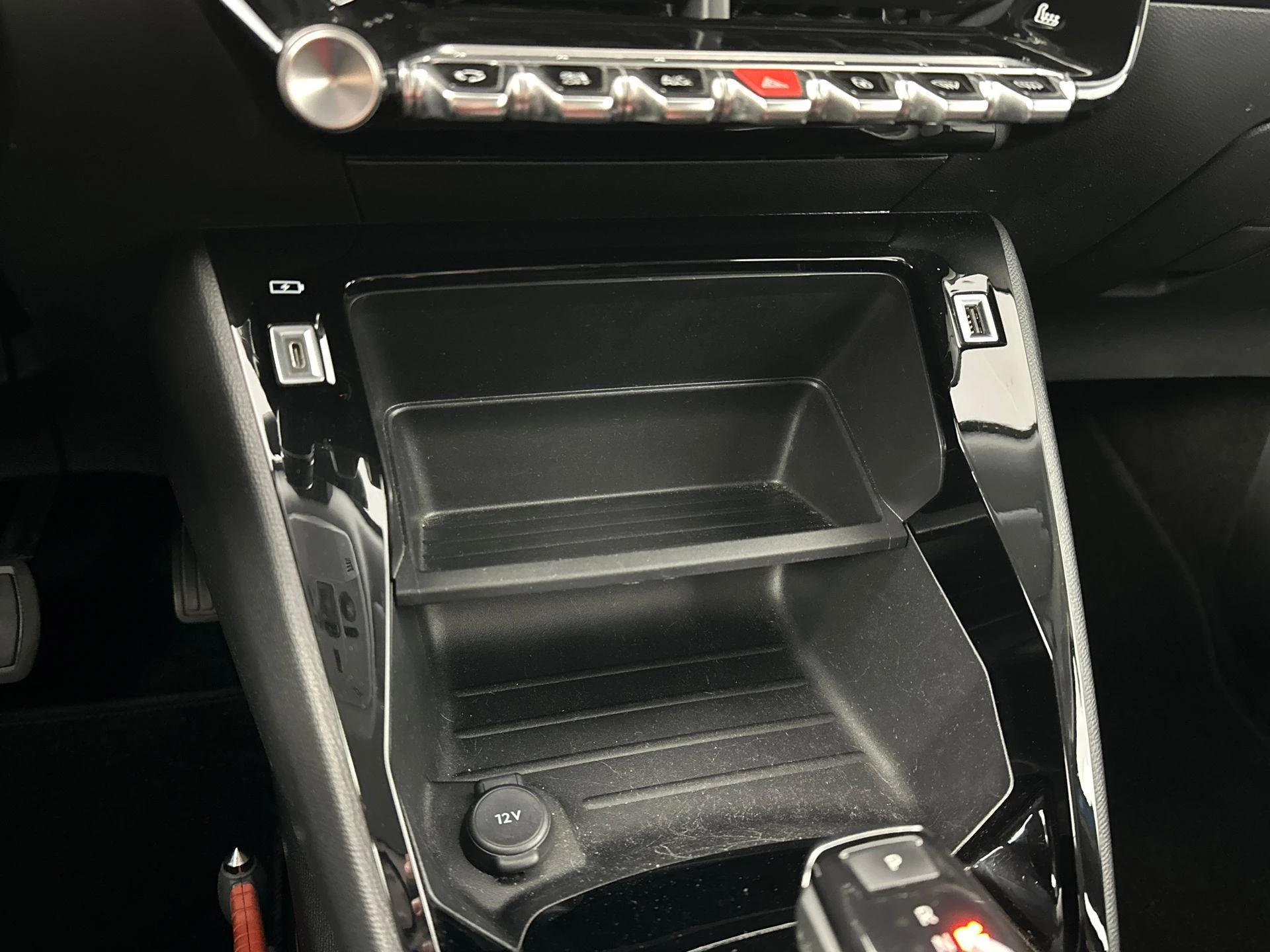 Peugeot-e-2008-image-20