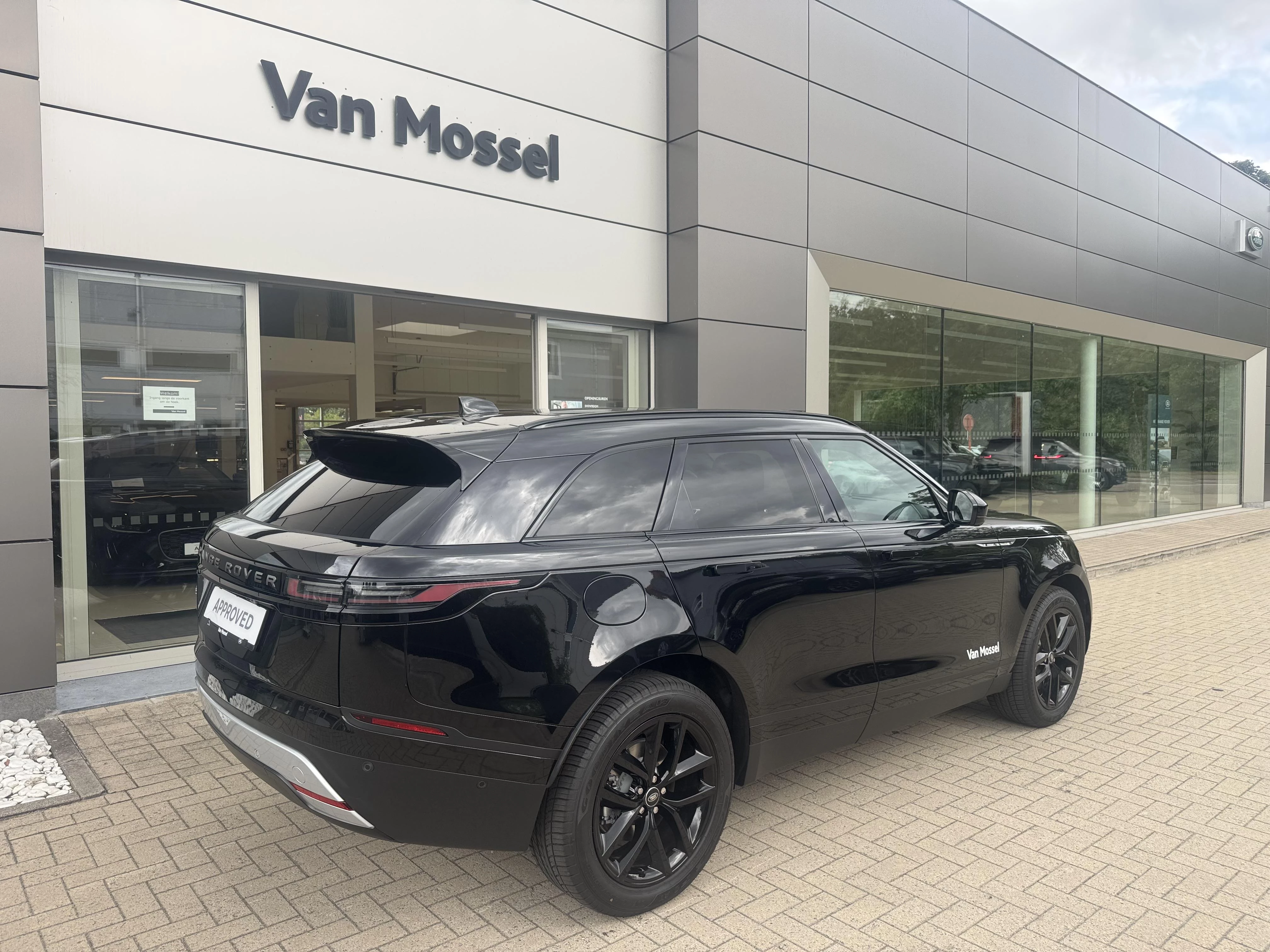 Land Rover Range Rover Velar P400e S AWD Auto. 26MY