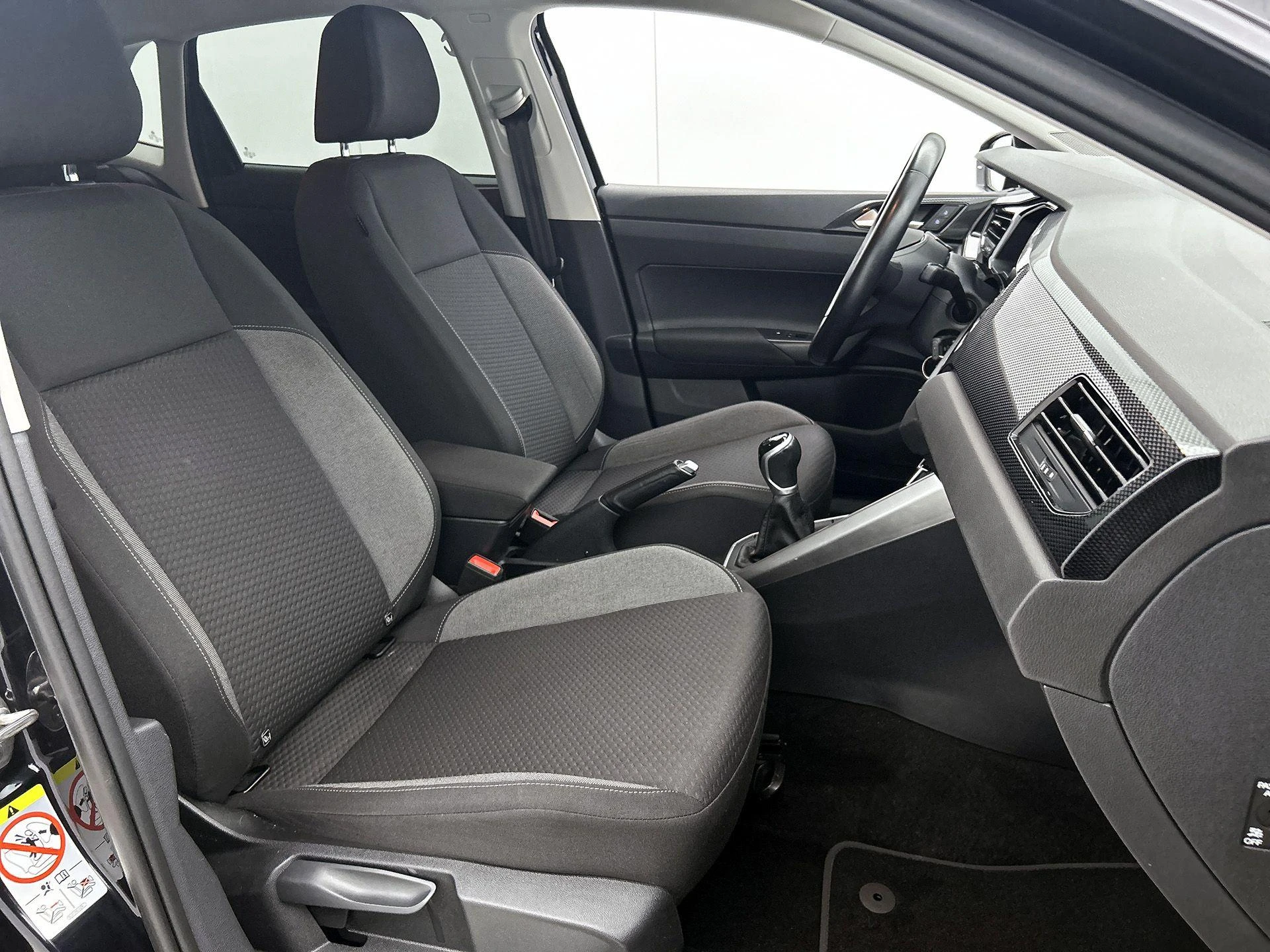 Volkswagen-Polo-image-35