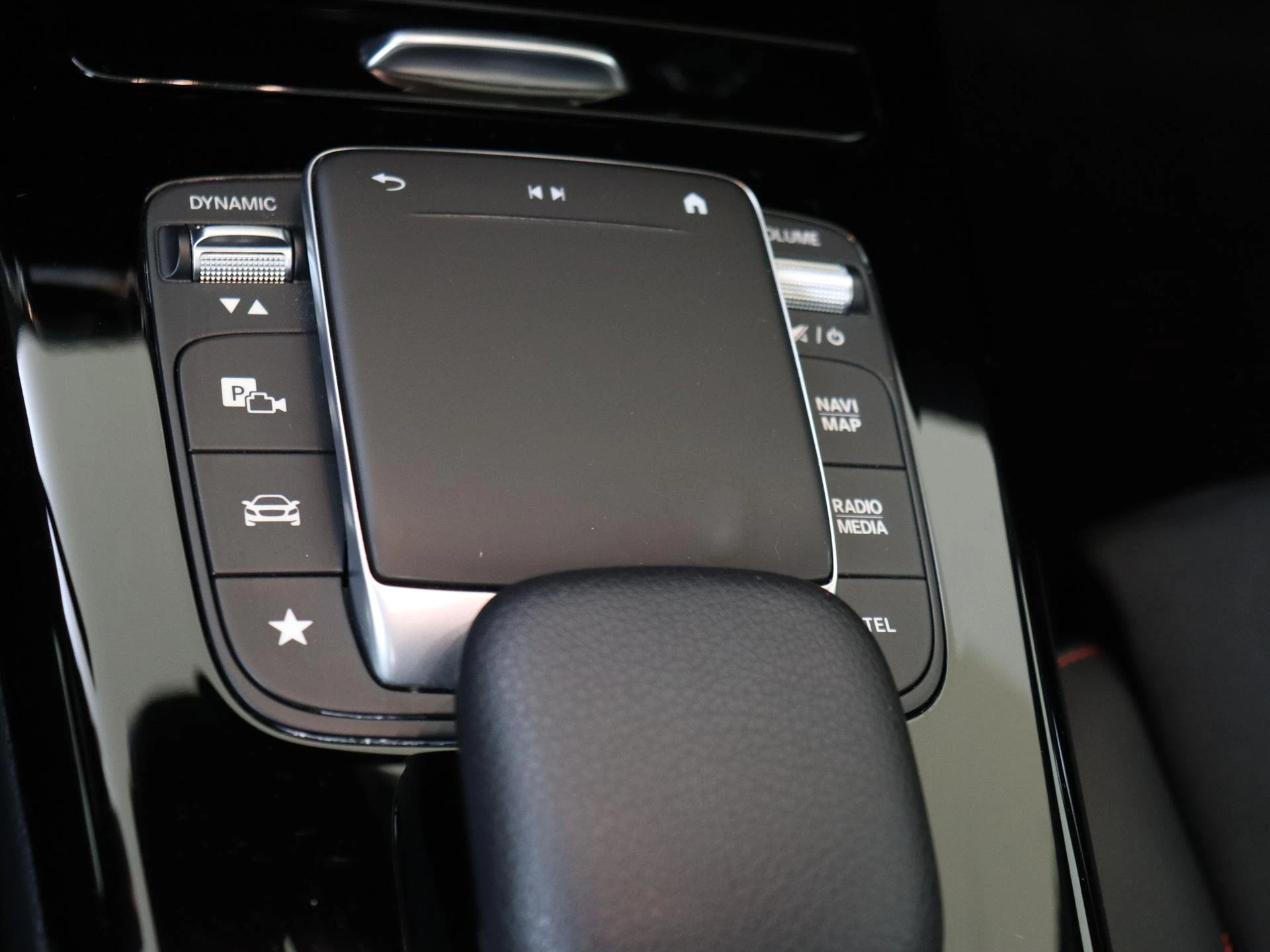 Mercedes-Benz-A-Klasse-image-20