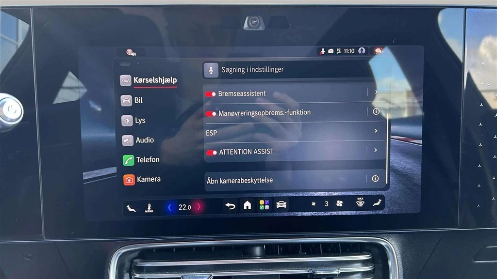 Mercedes-Benz-CLA-image-18