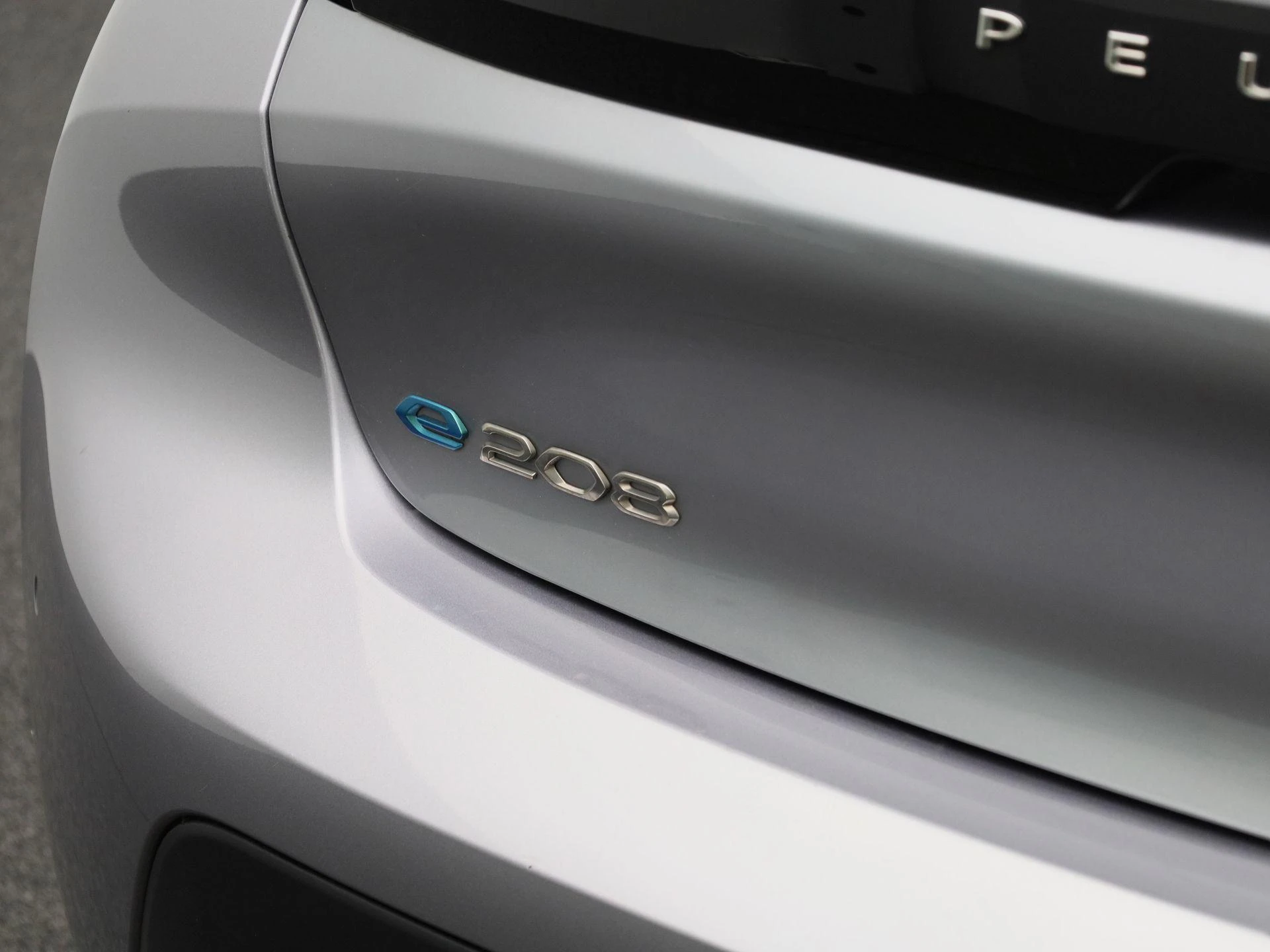 Peugeot-e-208-image-39