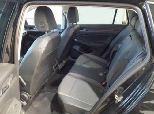 Volkswagen-Golf-image-4
