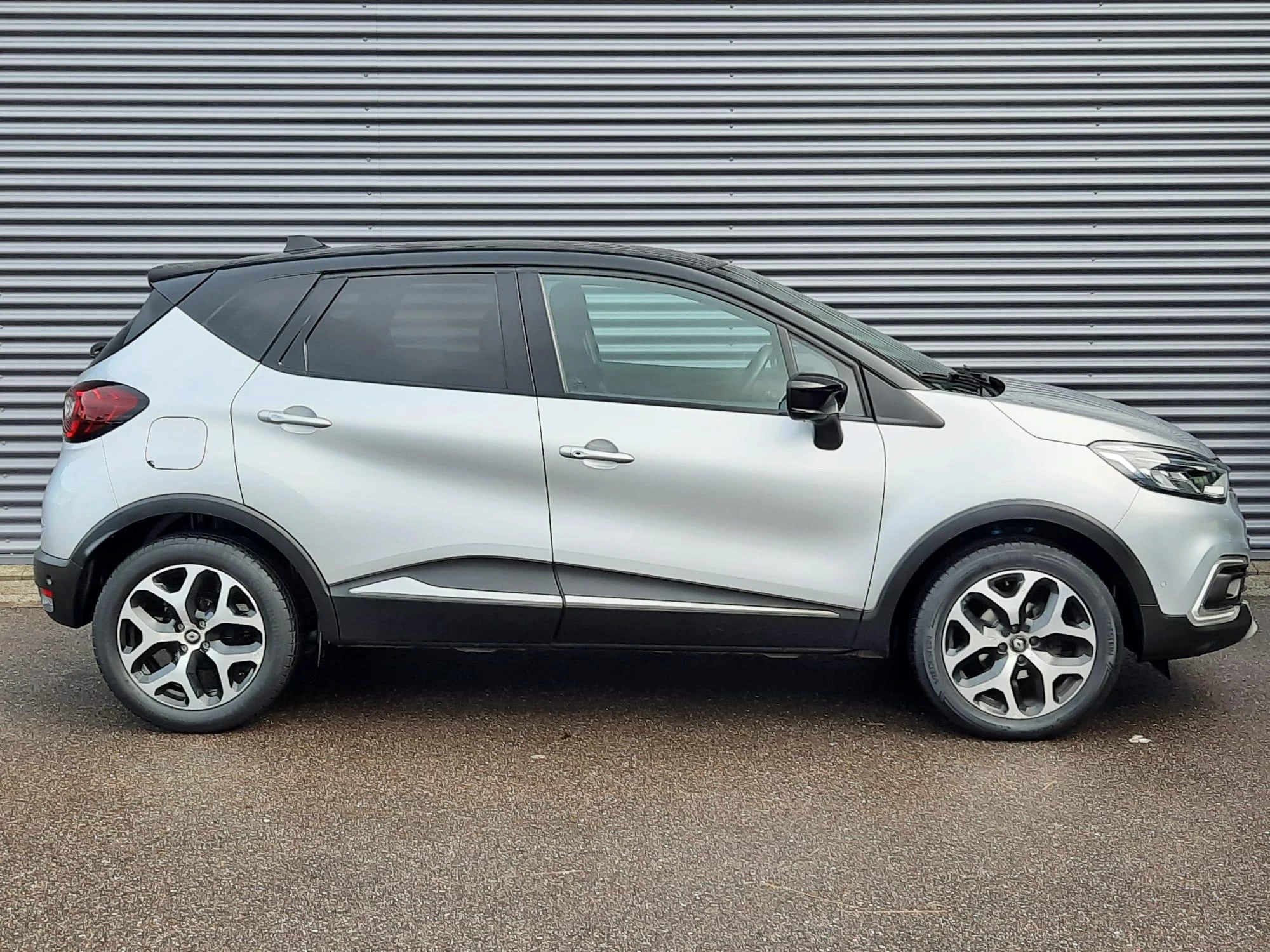 Renault-Captur-image-1