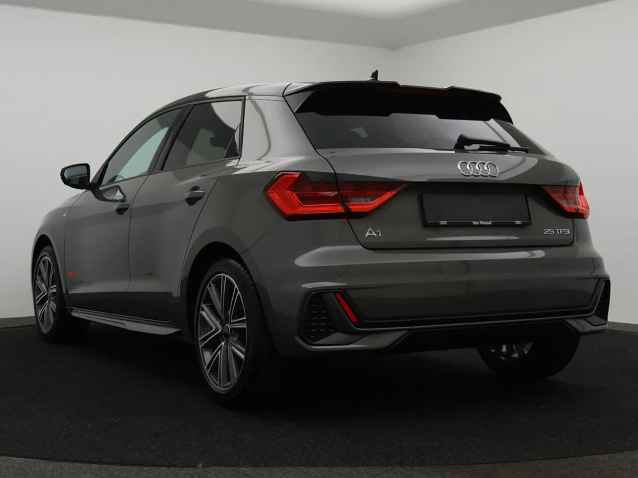 Audi-A1 Sportback-image-9