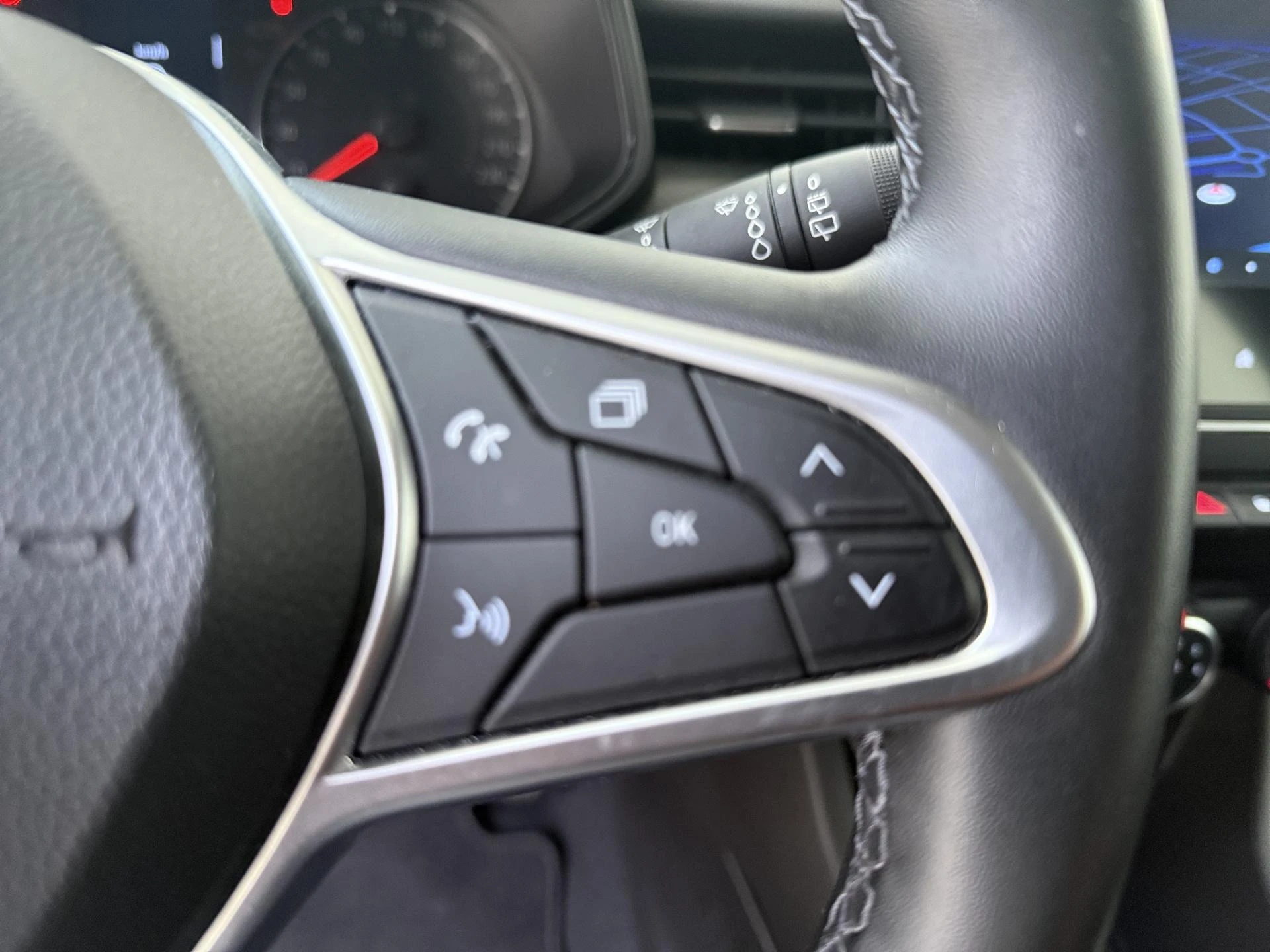 Renault-Clio-image-12