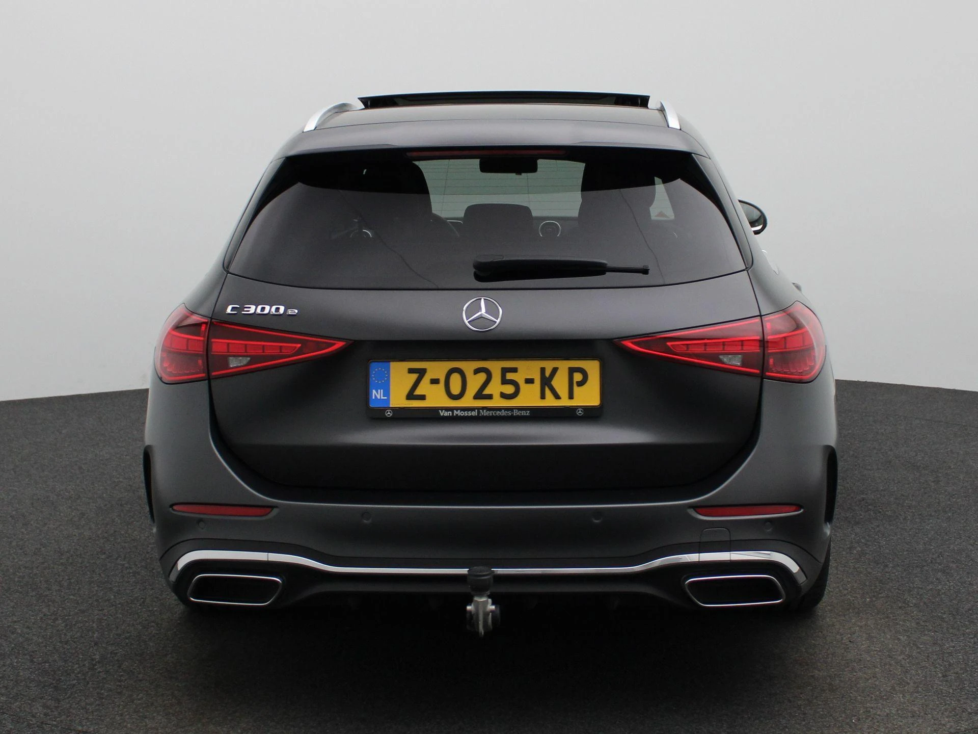 Mercedes-Benz-C-Klasse-image-4