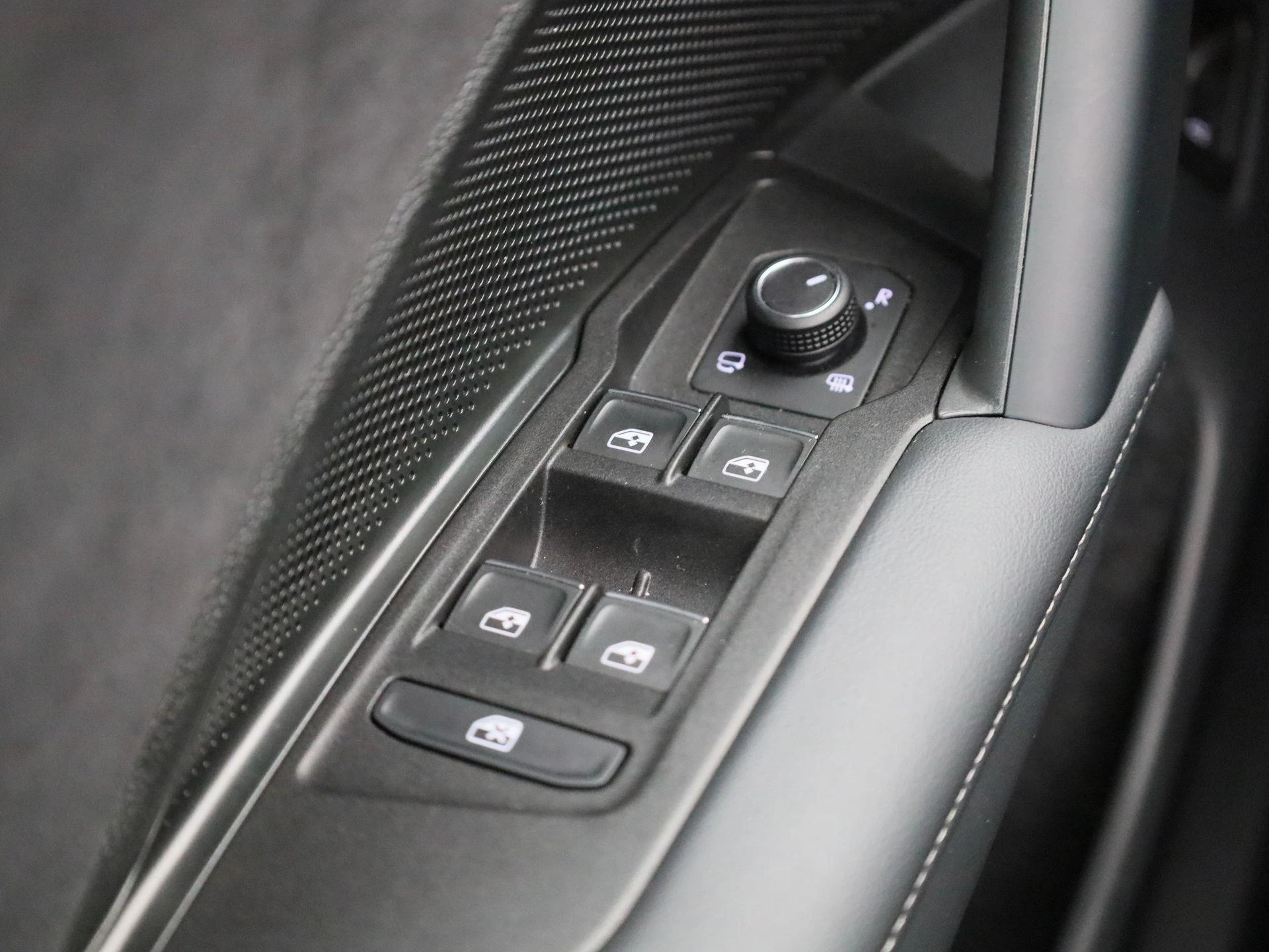 Volkswagen Tayron 1.5 eHybrid R-Line Edition