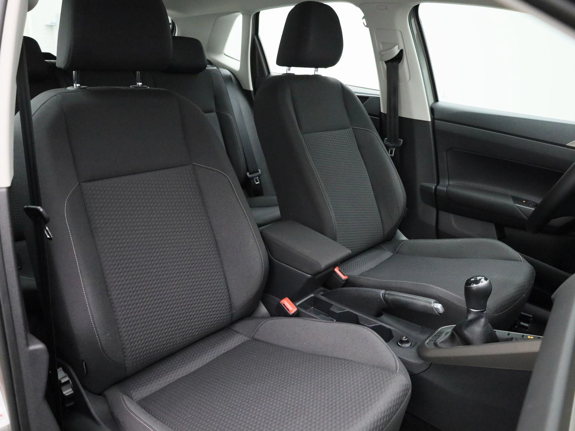 Volkswagen-Polo-image-33