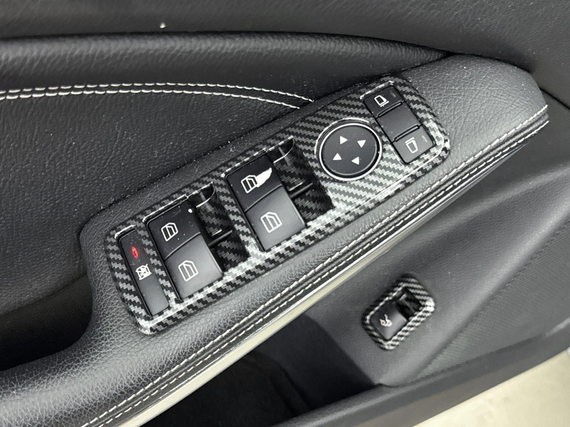 Mercedes-Benz-CLA-image-19