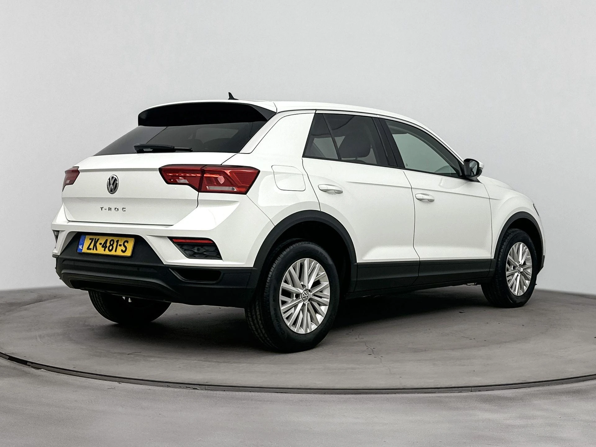 Volkswagen-T-Roc-image-3