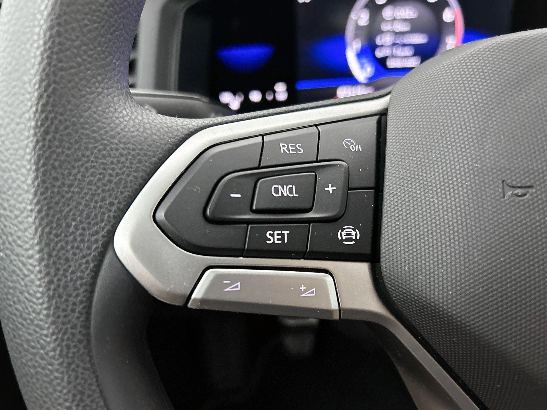 Volkswagen-Polo-image-5