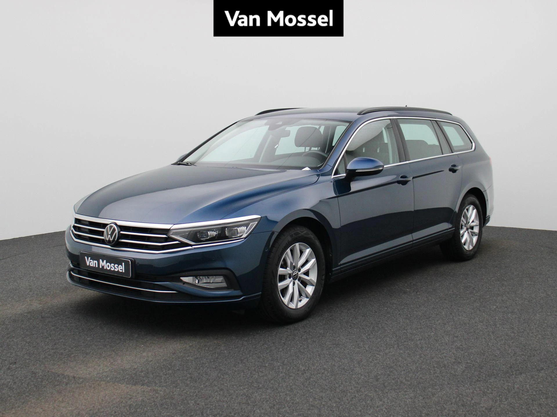 Volkswagen-Passat-image-0