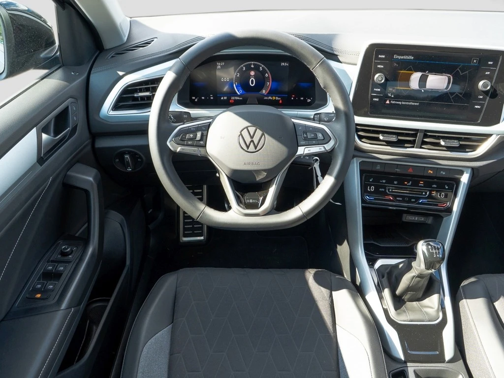 Volkswagen-T-Roc-image-13