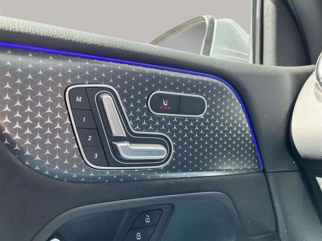 Mercedes-Benz-EQB-image-10