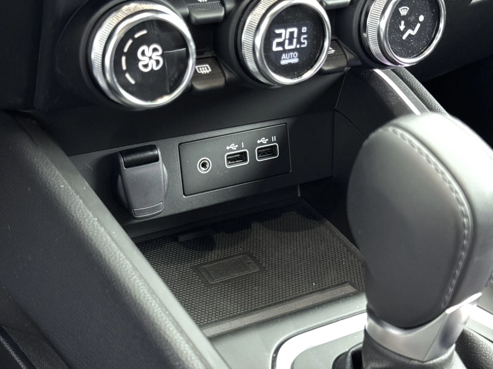 Renault-Clio-image-26