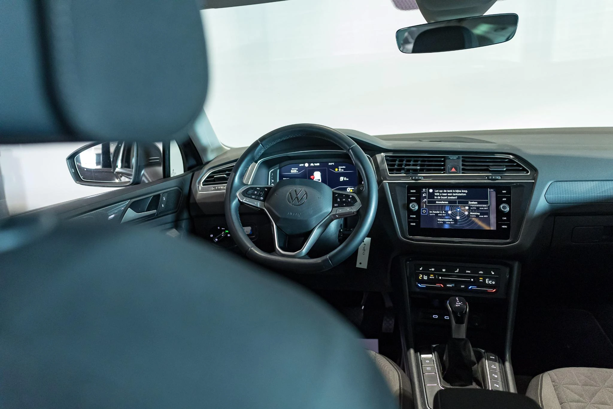 Volkswagen-Tiguan-image-18