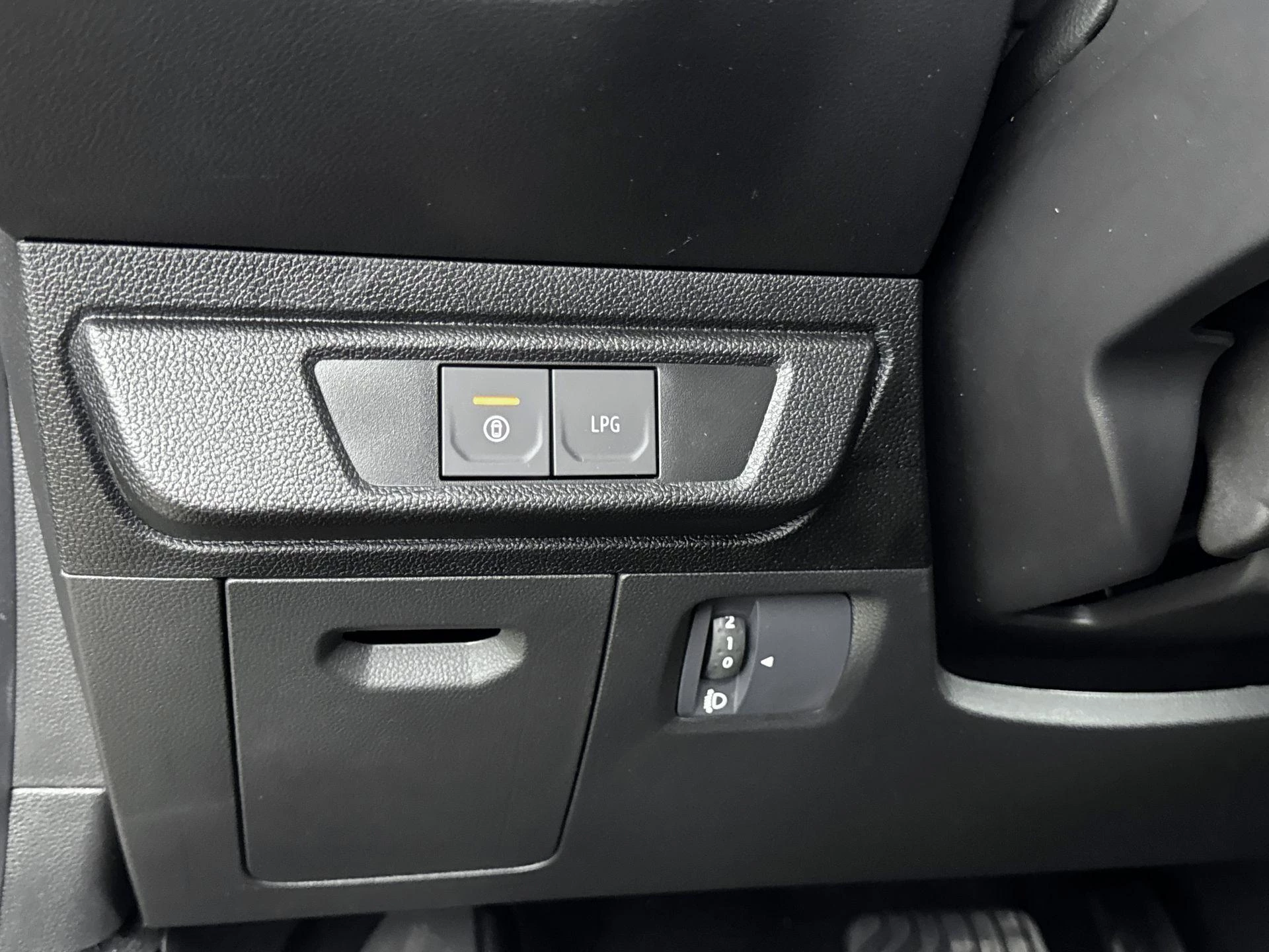 Dacia-Sandero Stepway-image-23