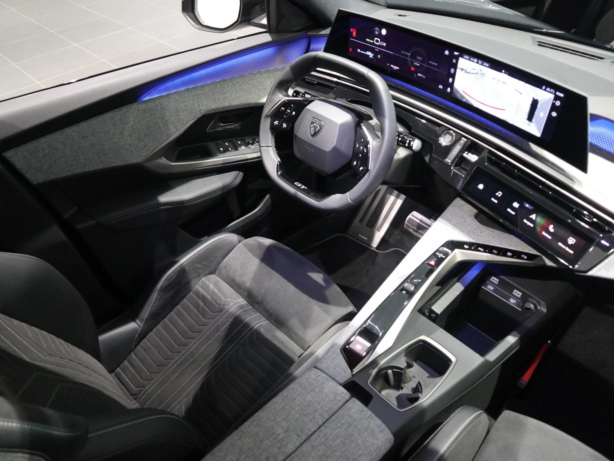 Peugeot-e-5008-image-8