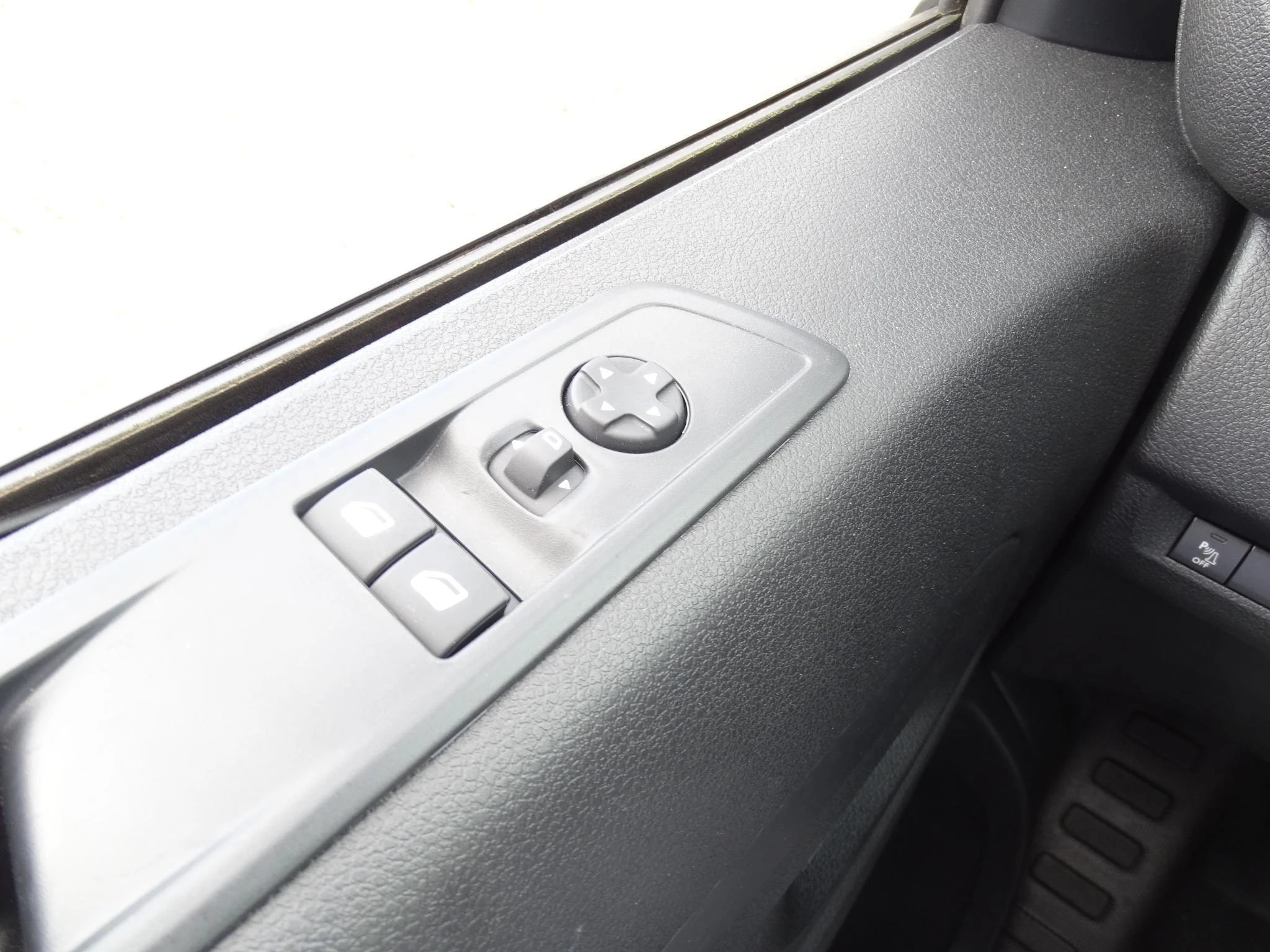 Opel-Vivaro-image-13