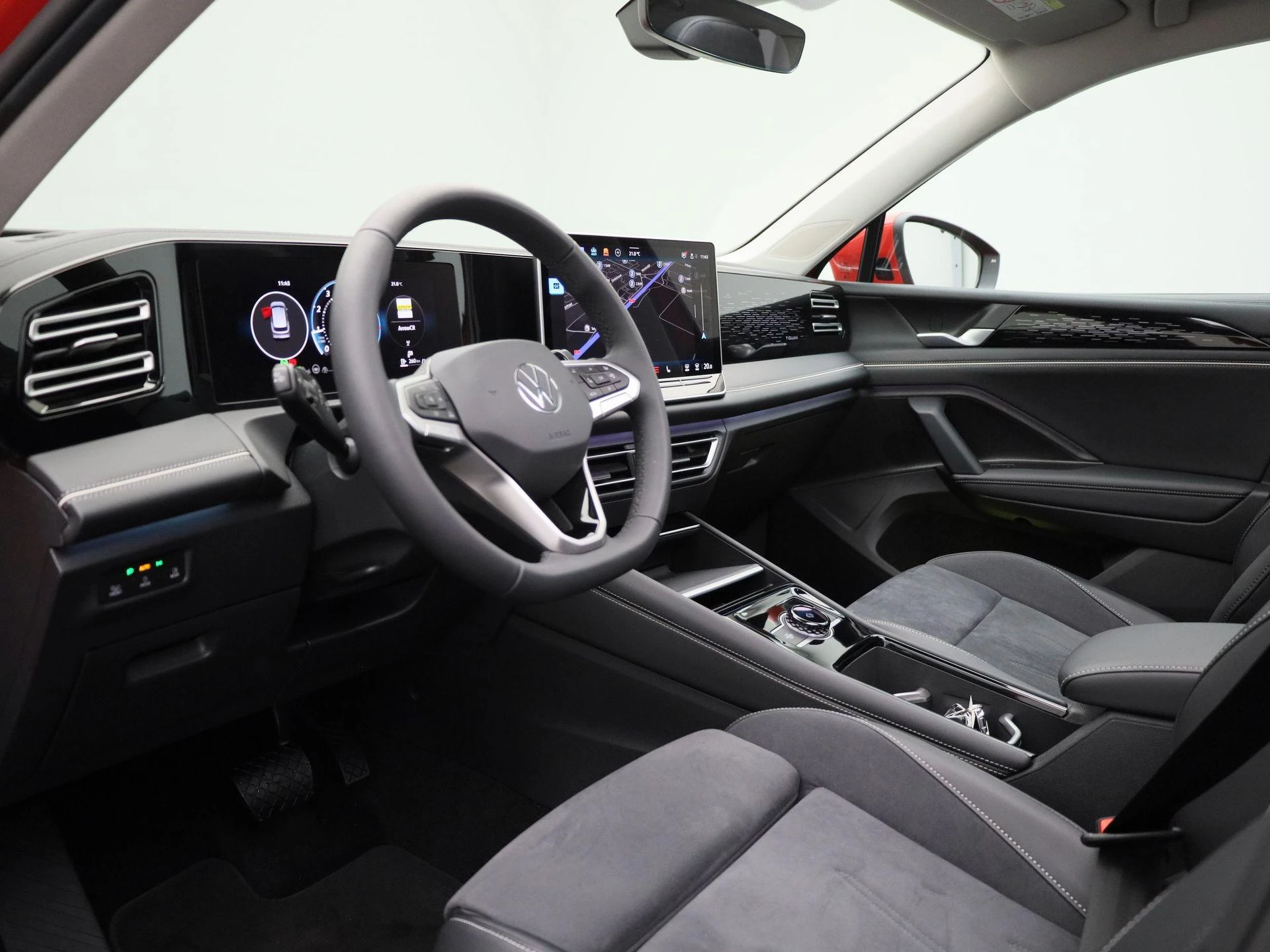 Volkswagen-Tiguan-image-35